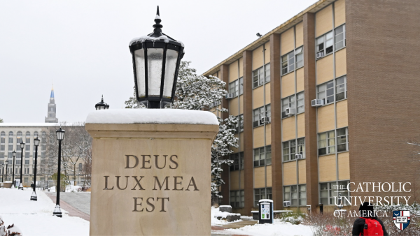 Deus Lux Mea Est Background